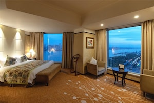 Business-Zimmer, 1 King-Bett, Raucher, Flussblick | Minibar, Schreibtisch, Verdunkelungsvorhänge, schallisolierte Zimmer