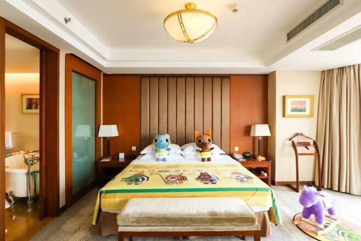 Minibar, escritorio, cortinas opacas y sistema de insonorización