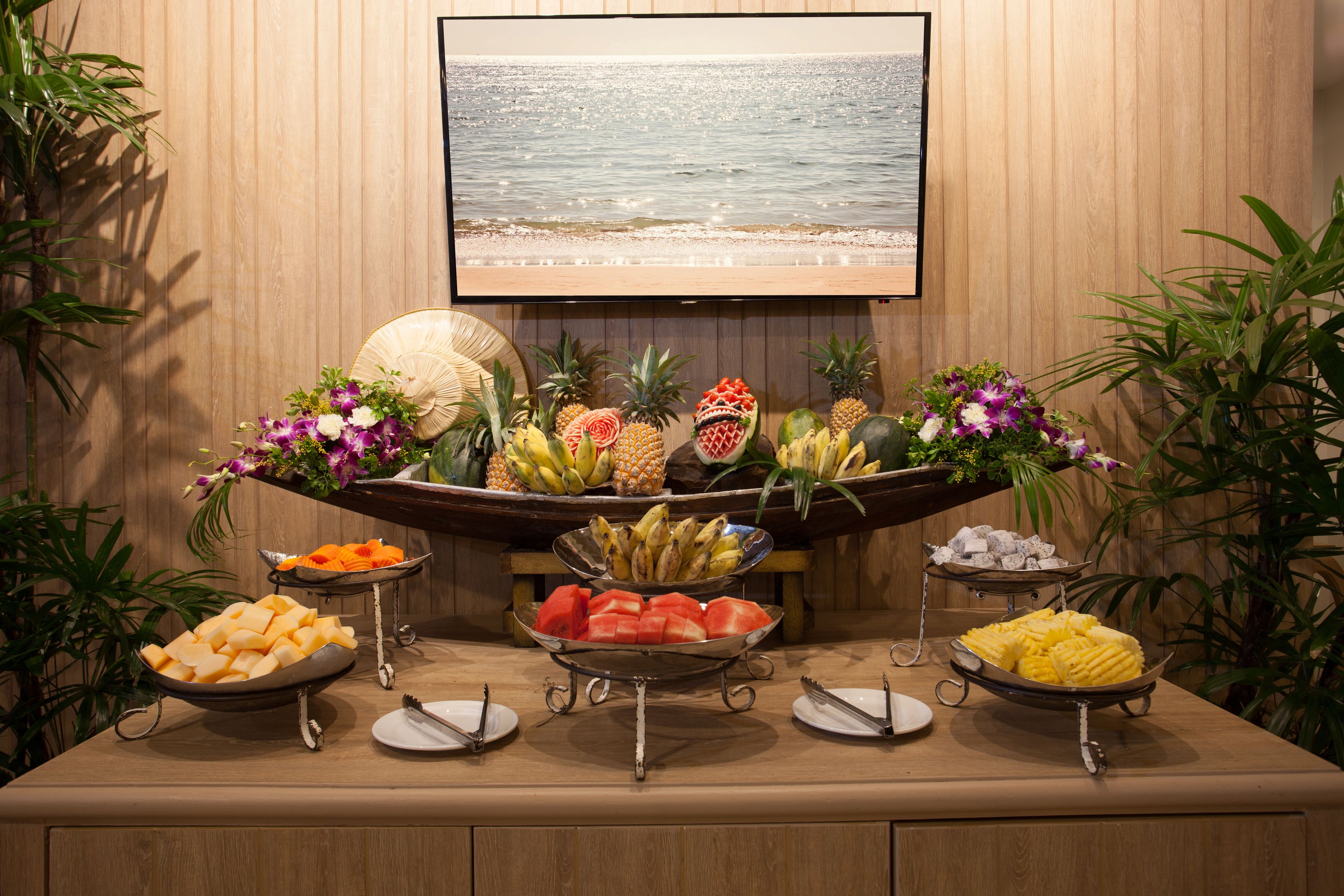 Daily buffet breakfast (THB 250 per person)