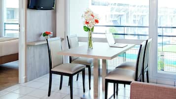Standard Apartment, 1 Bedroom | In-room safe, desk, soundproofing, free cots/infant beds