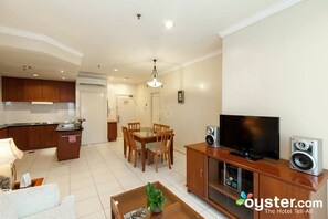 32 inci televisyen LCD dengan satelit, TV, pemain DVD