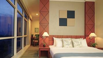 Premier Apartment, 2 Bedrooms | Bathroom | Rainfall showerhead, free toiletries, hair dryer, bidet