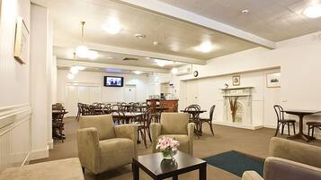 Daily buffet breakfast (AUD 14 per person)