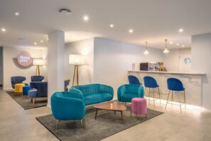 2 bars/lounges, poolside bar, beach bar - Allegro Madeira - Adults Only - Member of Barceló Hotel Group (Funchal)