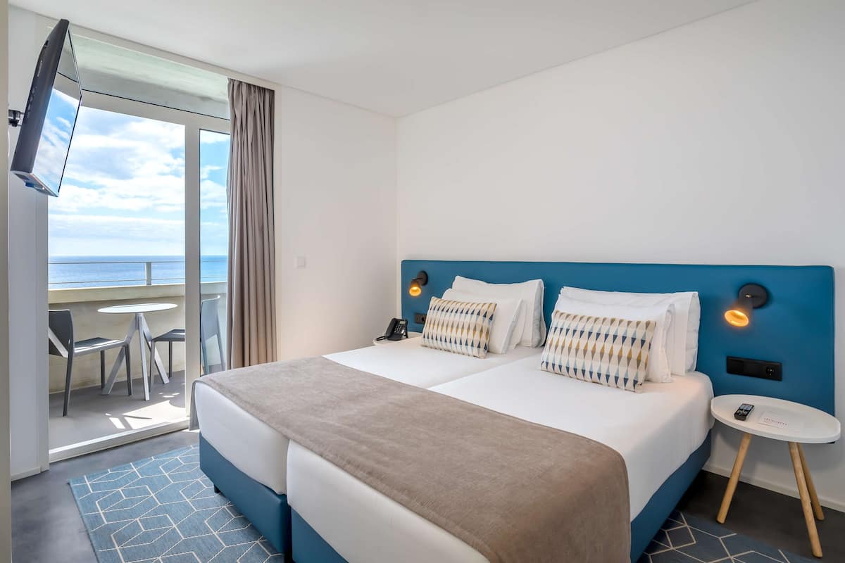 1 bedroom, hypo-allergenic bedding, minibar, in-room safe