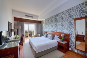 Premium bedding, down duvets, minibar, in-room safe