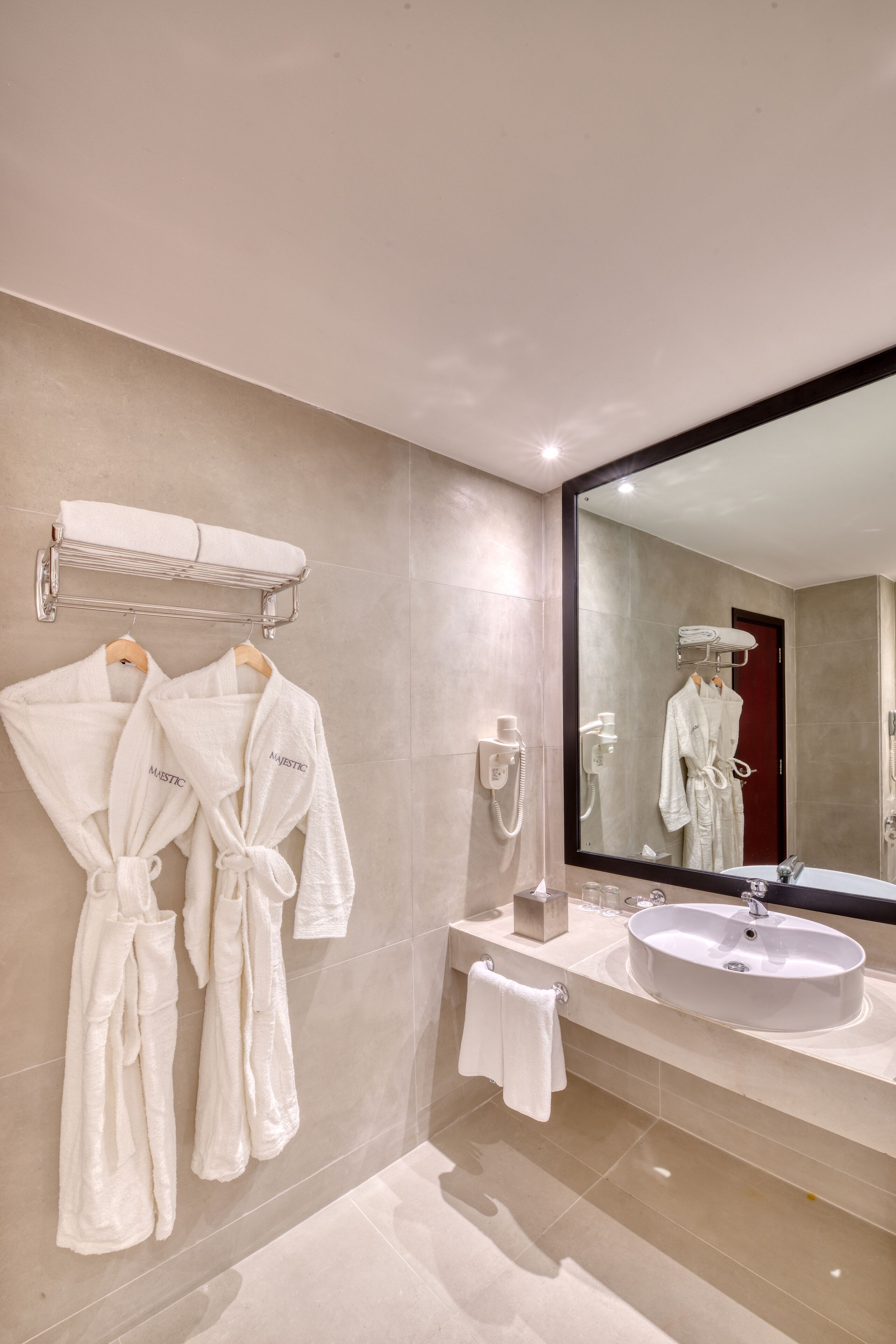 Photo - Majestic City Retreat Hotel