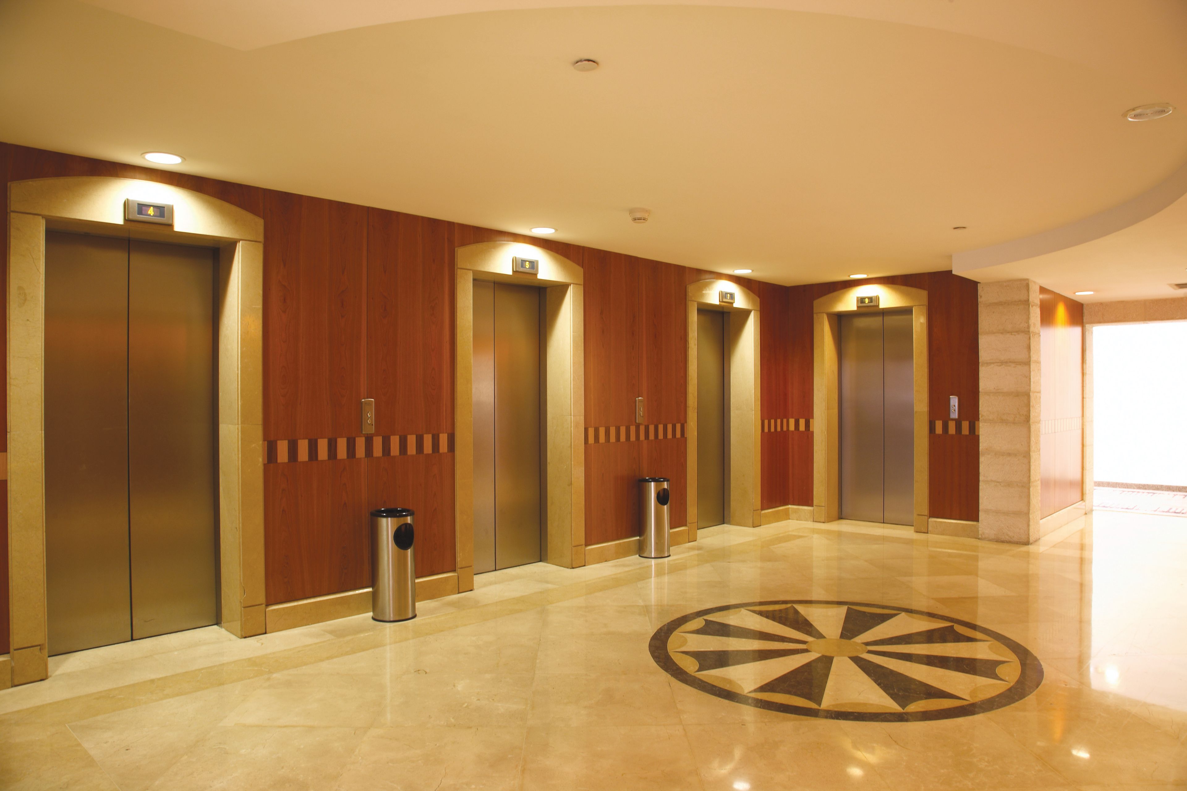 Photo - Grand Court Hotel