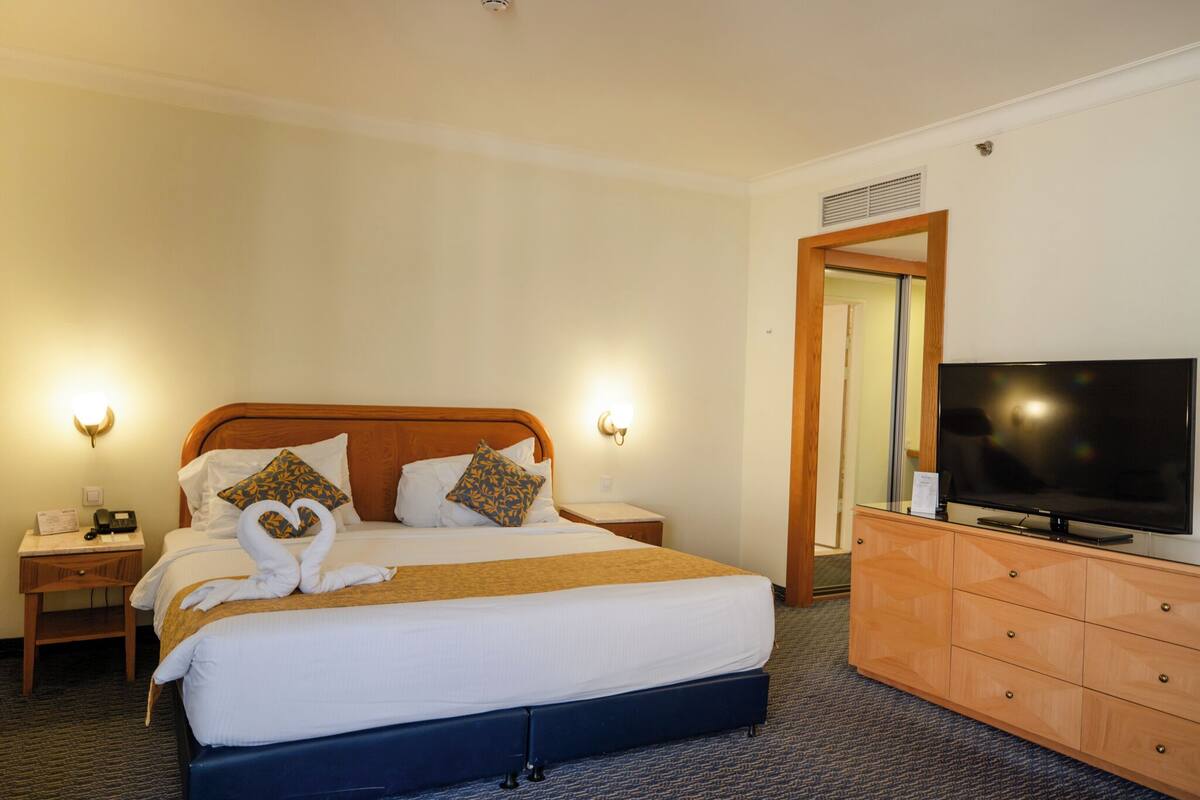Junior Suite | 迷你吧、房內夾萬、熨斗/熨衫板、免費 Wi-Fi