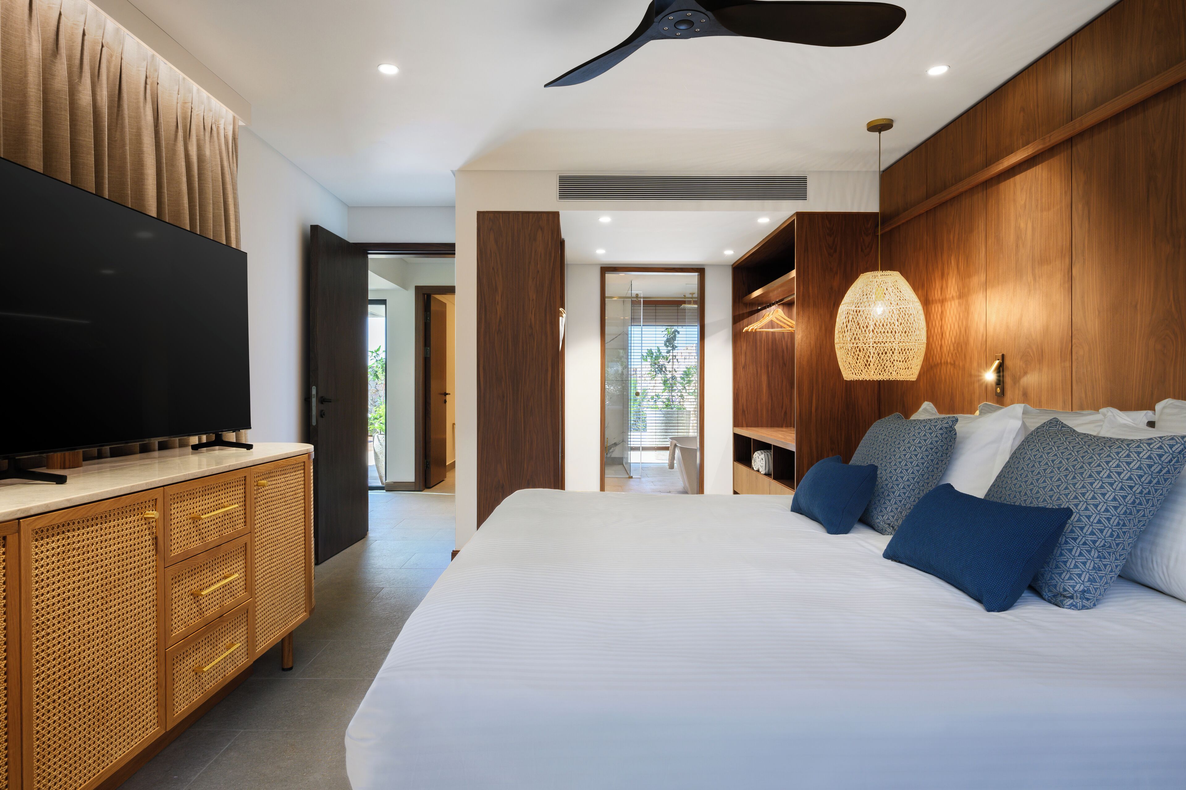 Suite presidencial | Ropa de cama de alta calidad, minibar, caja fuerte y escritorio