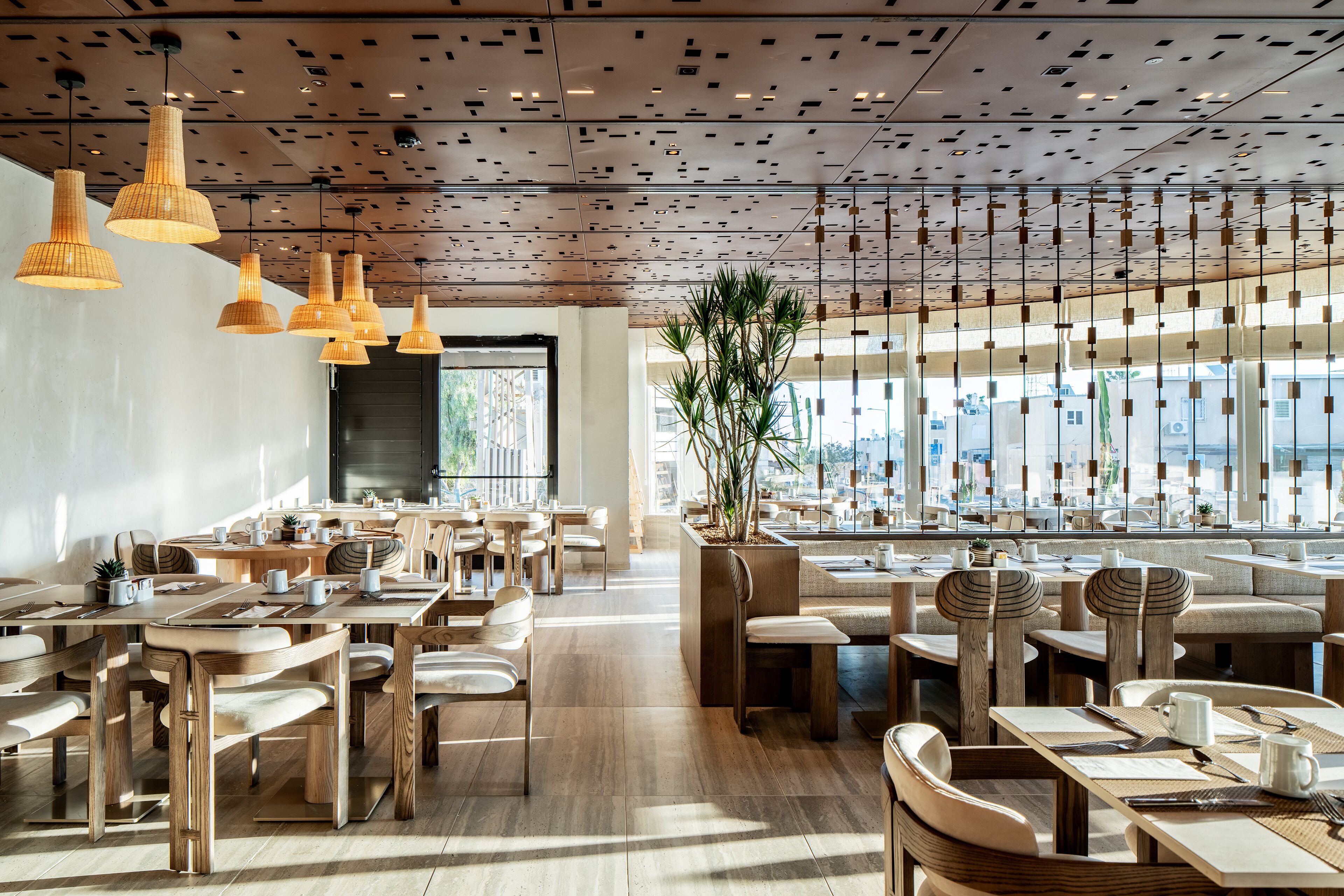 Petit déjeuner, déjeuner et dîner servis sur place