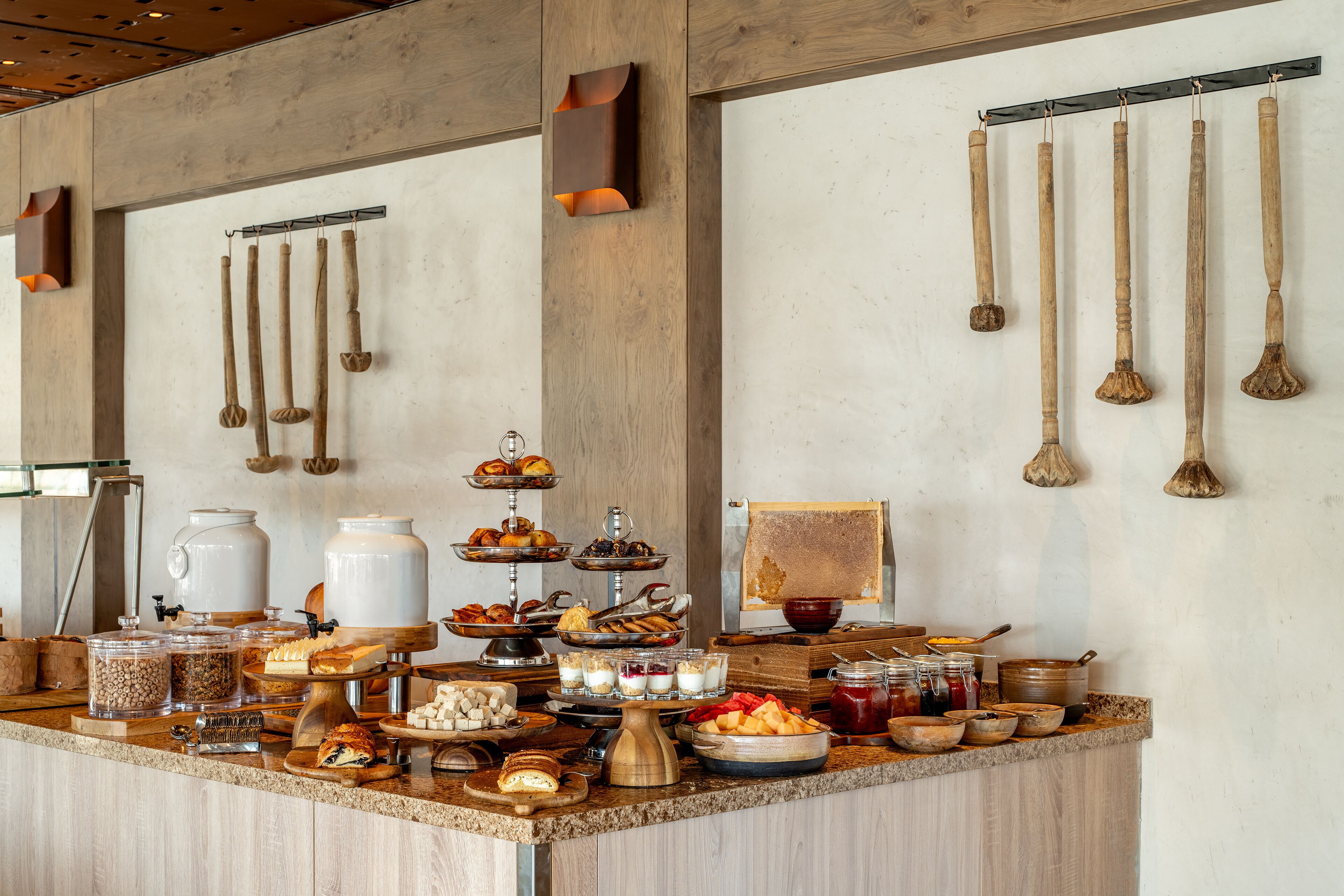 Desayuno buffet (USD 20 por persona) 