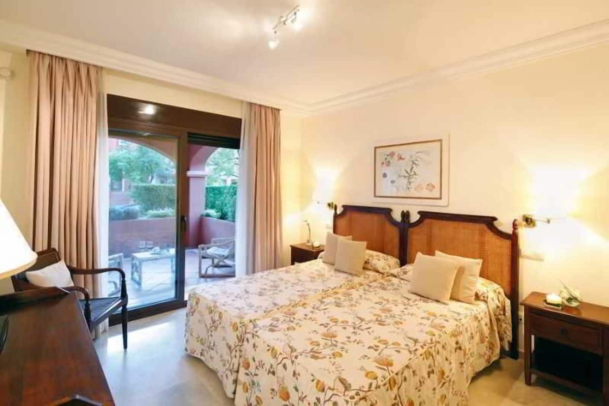 In-room safe, desk, iron/ironing board, cribs (free)