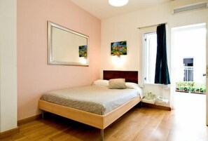 Egyptian cotton sheets, premium bedding, down comforters - Hotel Un Patio en Santa Cruz (Seville)