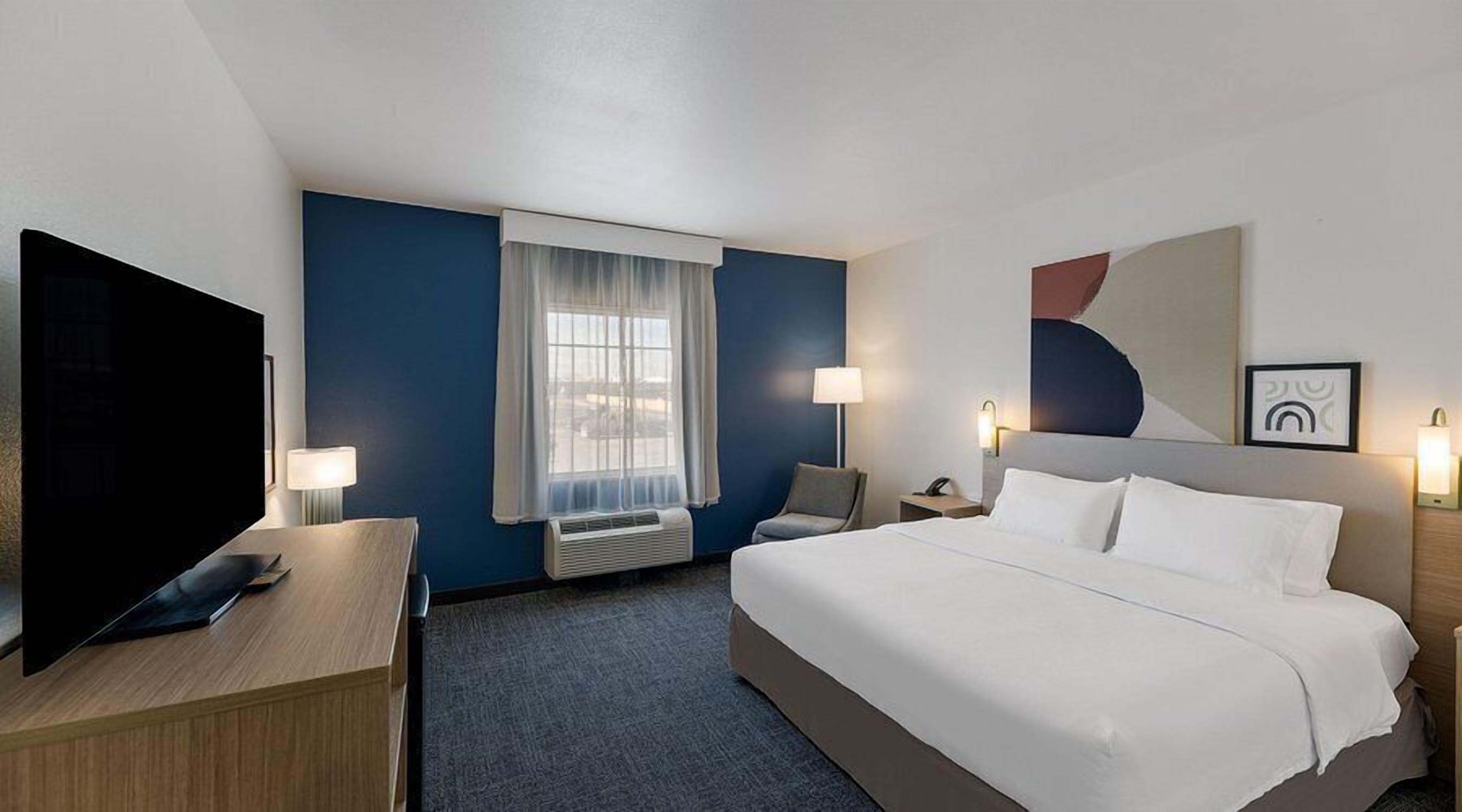 Ropa de cama de alta calidad, camas con pillow-top y escritorio 