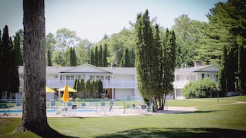 Sæsonbestemt udendørs pool