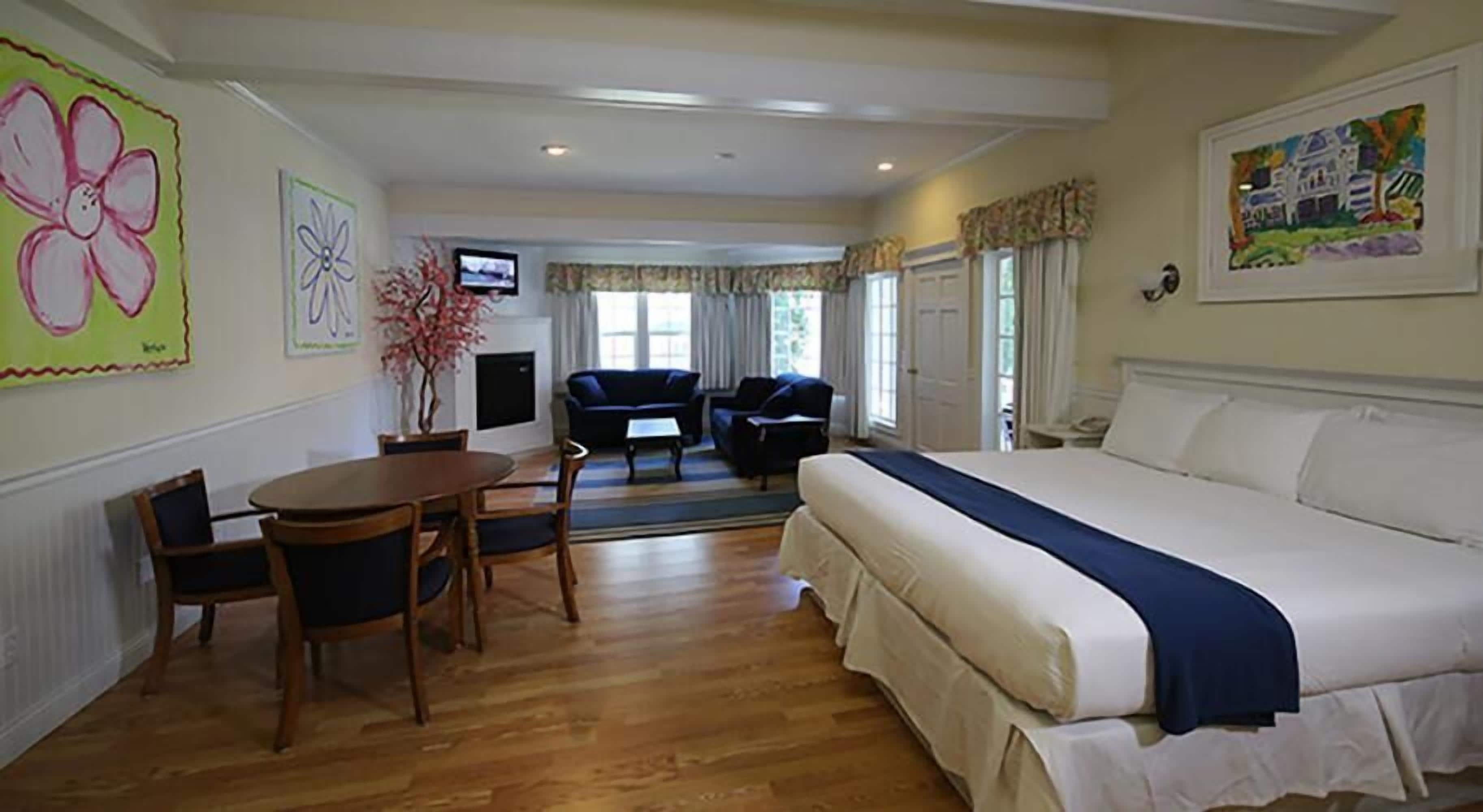family suite | 1 bedroom, free wifi, bed sheets