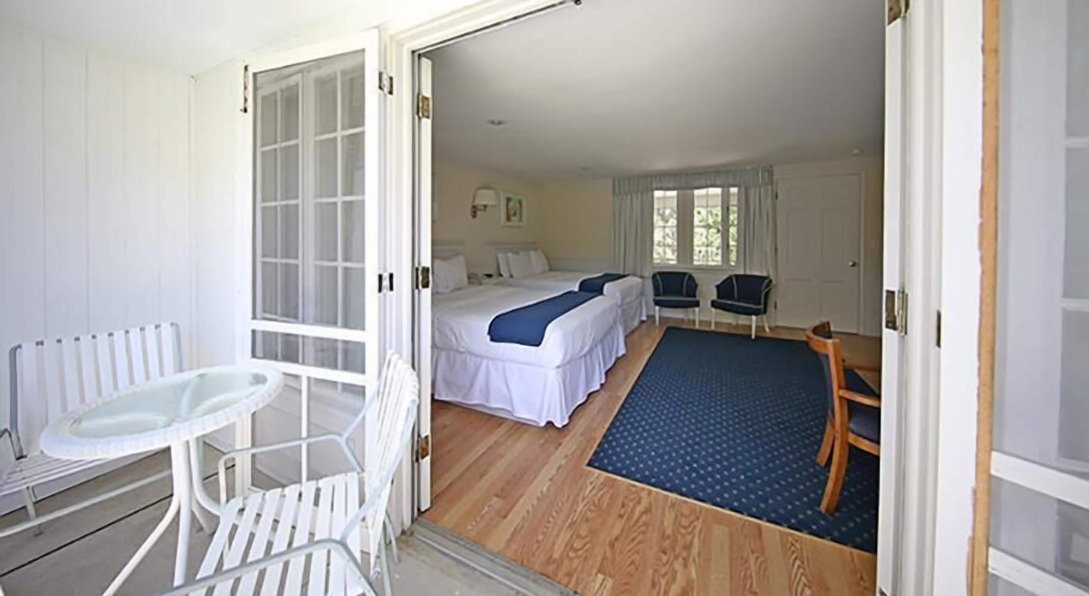 premium double east | balcony