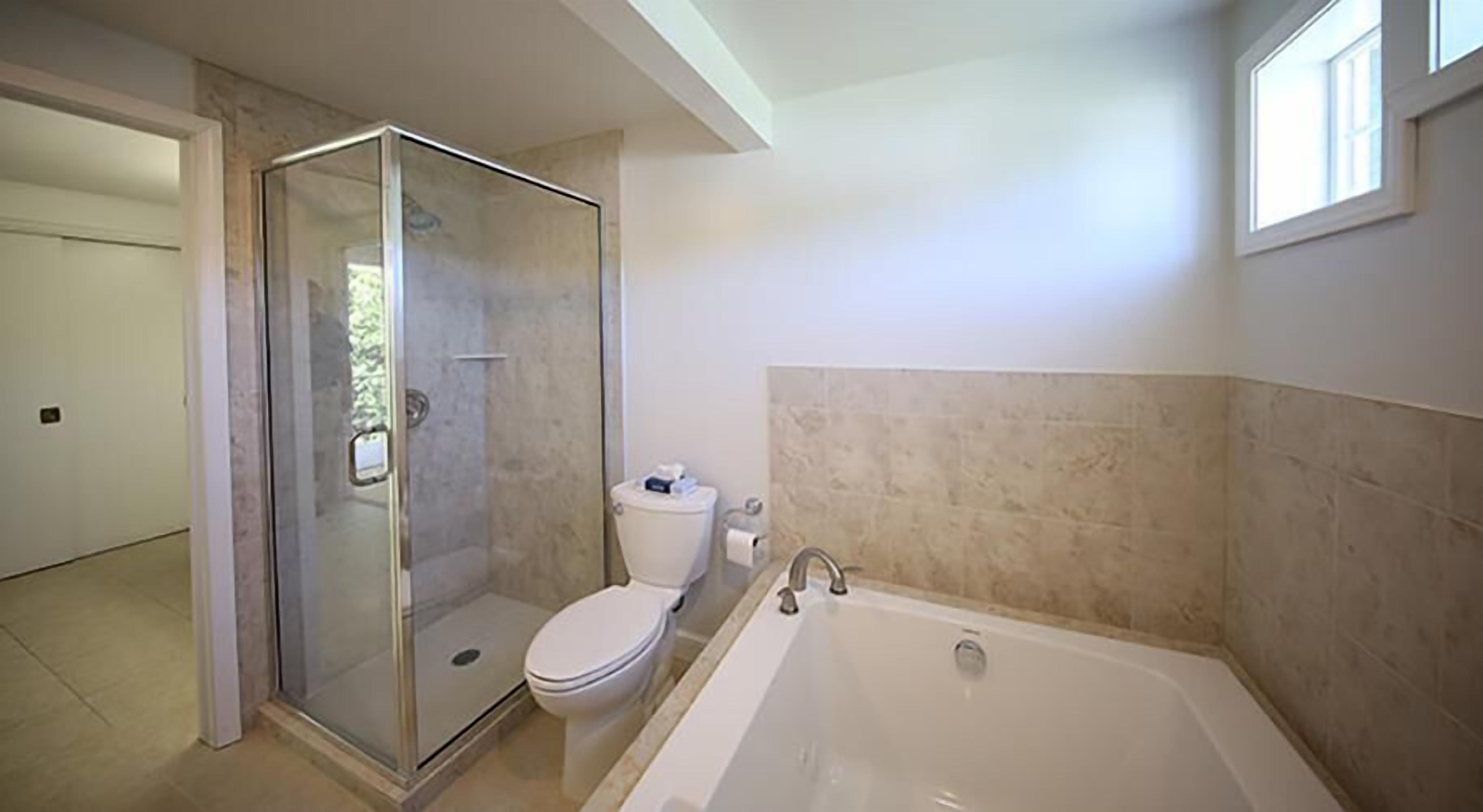 premium double east | bathroom | free toiletries, hair dryer, towels