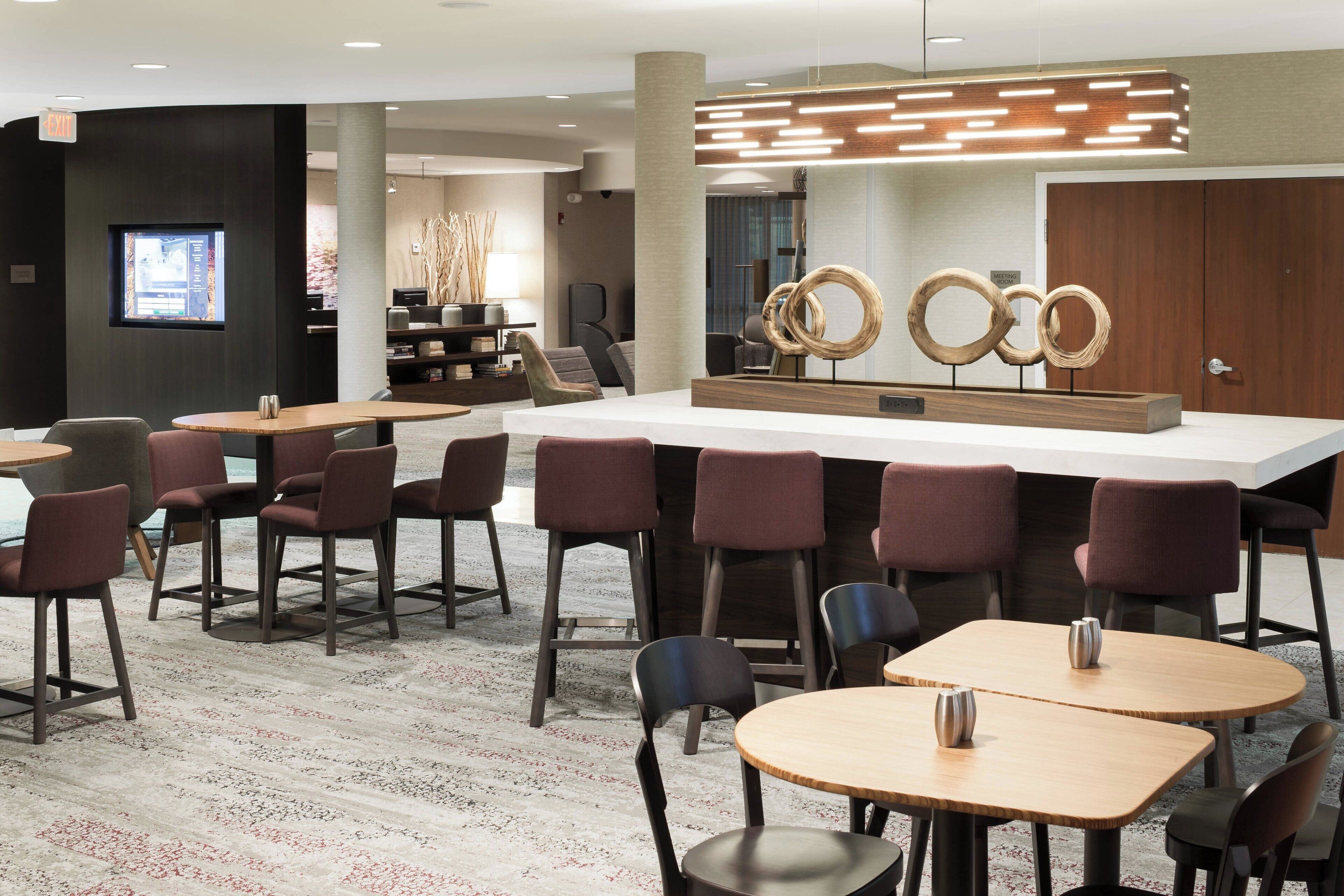 Desayuno a la carta todos los días (con cargo) 