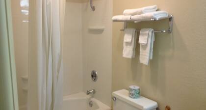 America's Best Inns & Suites
