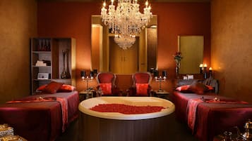 Couples treatment rooms, hot tub, aromatherapy, hot stone massages