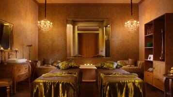 Couples treatment rooms, hot tub, aromatherapy, hot stone massages
