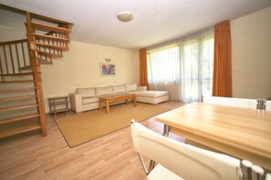 Villa | Living room | Pay films