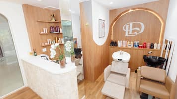 Hair salon