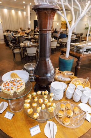 Breakfast, lunch and dinner served - Blue Tree Premium São Luís (São Luís)