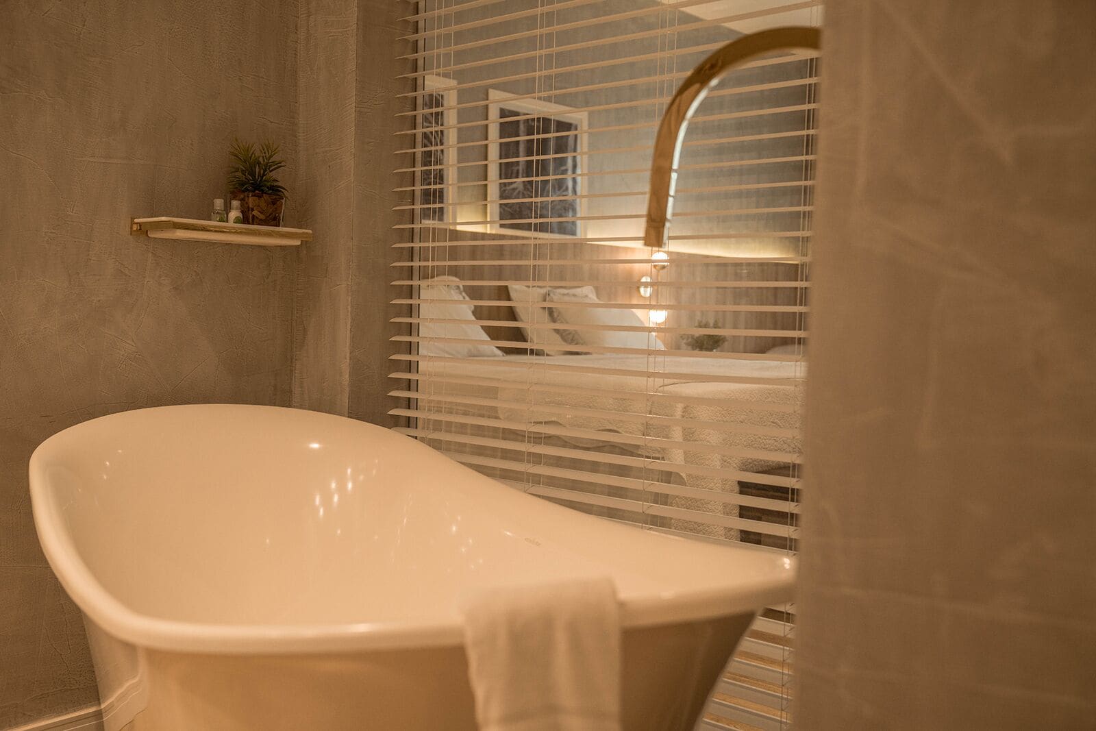 presidential studio suite | 1 bedroom, minibar, desk, free wifi