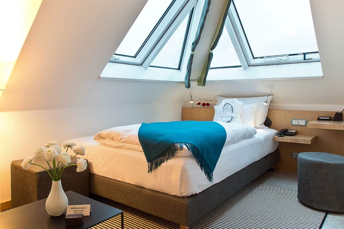 single room | 1 bedroom, hypo-allergenic bedding, minibar, in-room safe