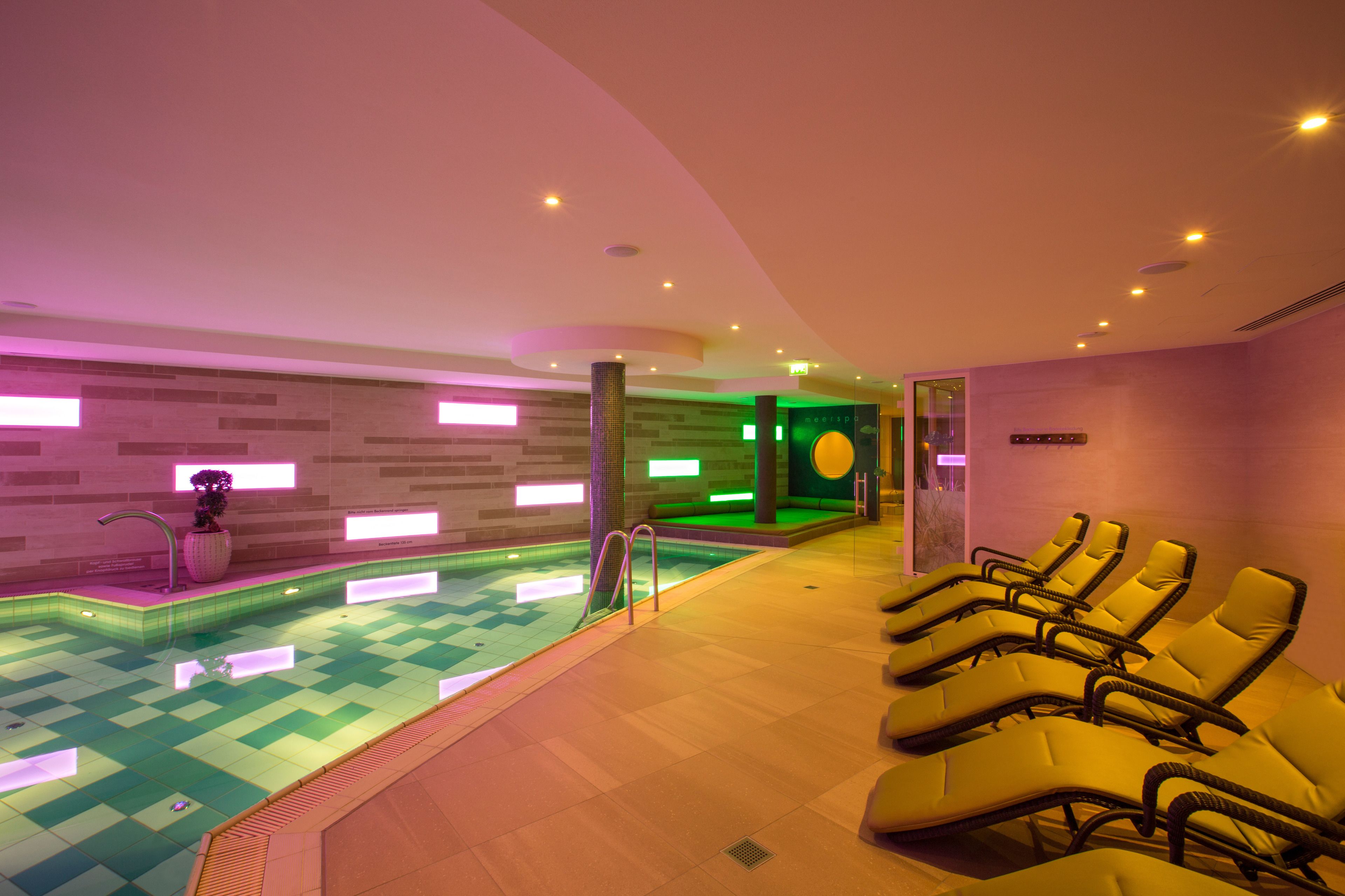 indoor pool, pool loungers