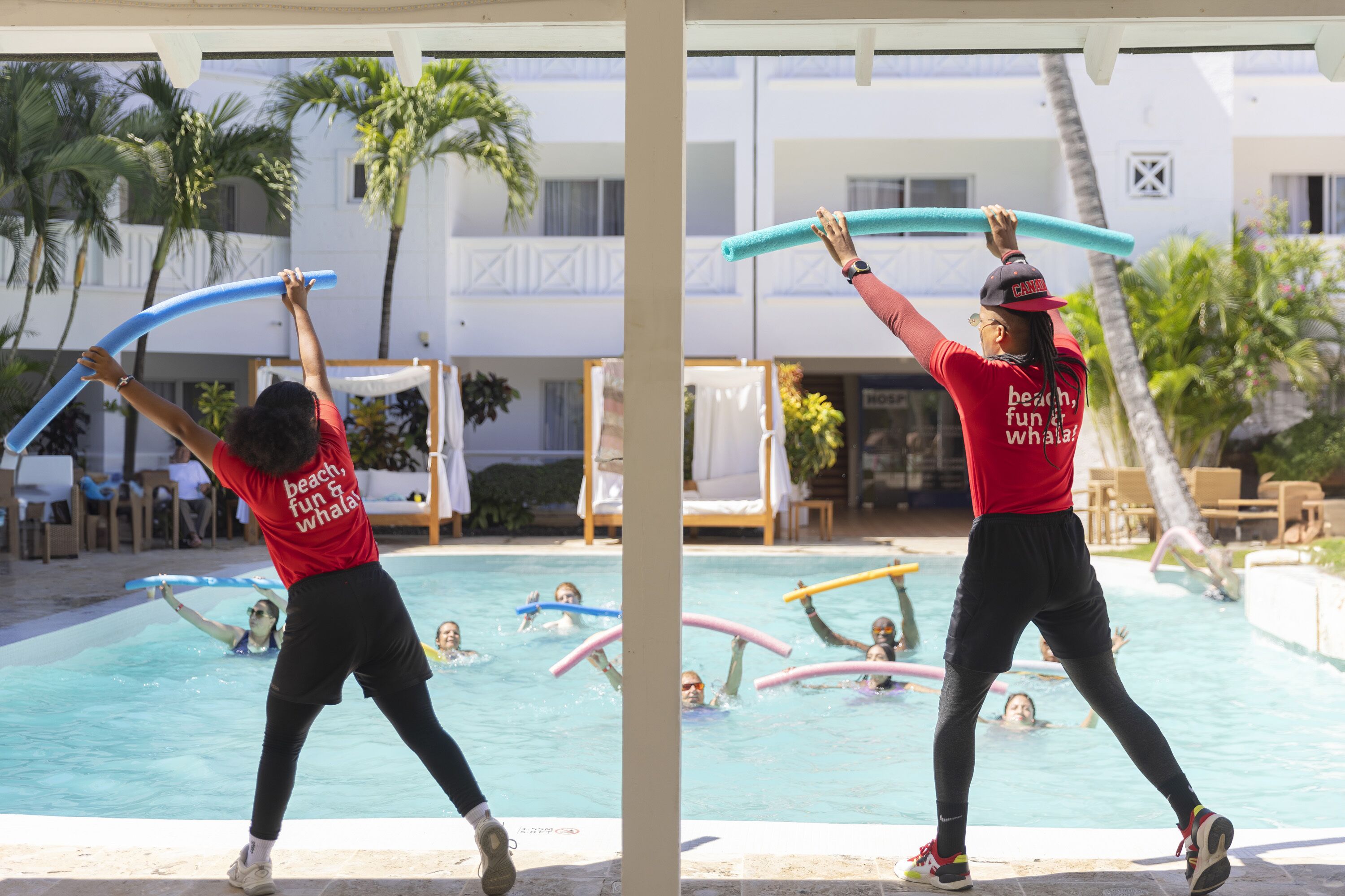 3 Außenpools, Sonnenschirme, Liegestühle