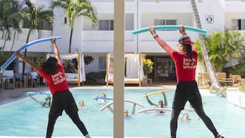 3 Außenpools, Sonnenschirme, Liegestühle