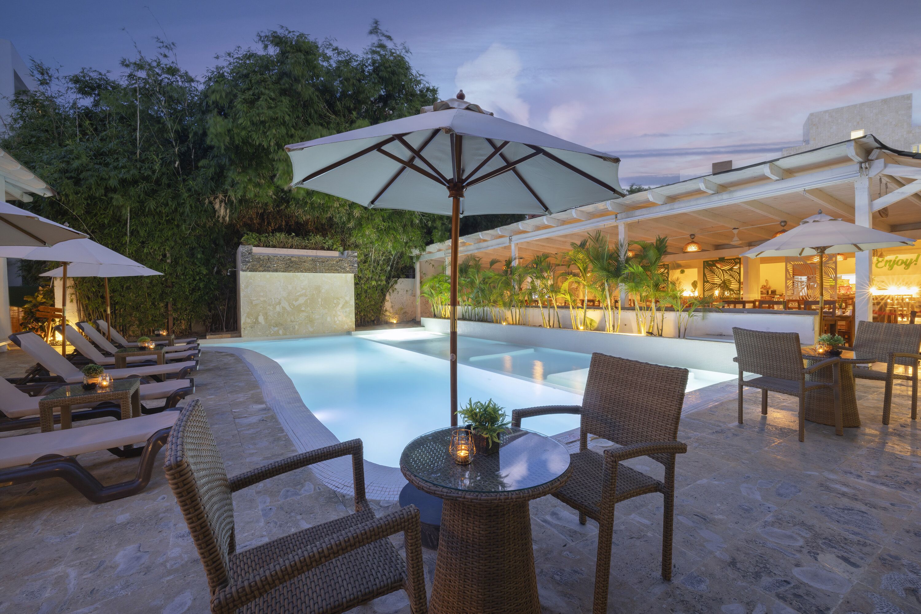 3 outdoor pools, pool umbrellas, sun loungers