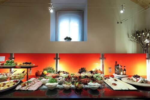 Daily buffet breakfast for a fee