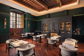Restaurant - Eugenia de Montijo, Autograph Collection (Toledo)