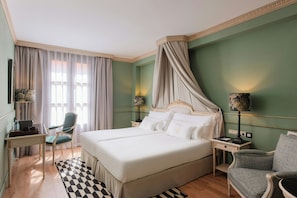 Room, 2 Single Beds | Minibar, in-room safe, individually decorated, individually furnished