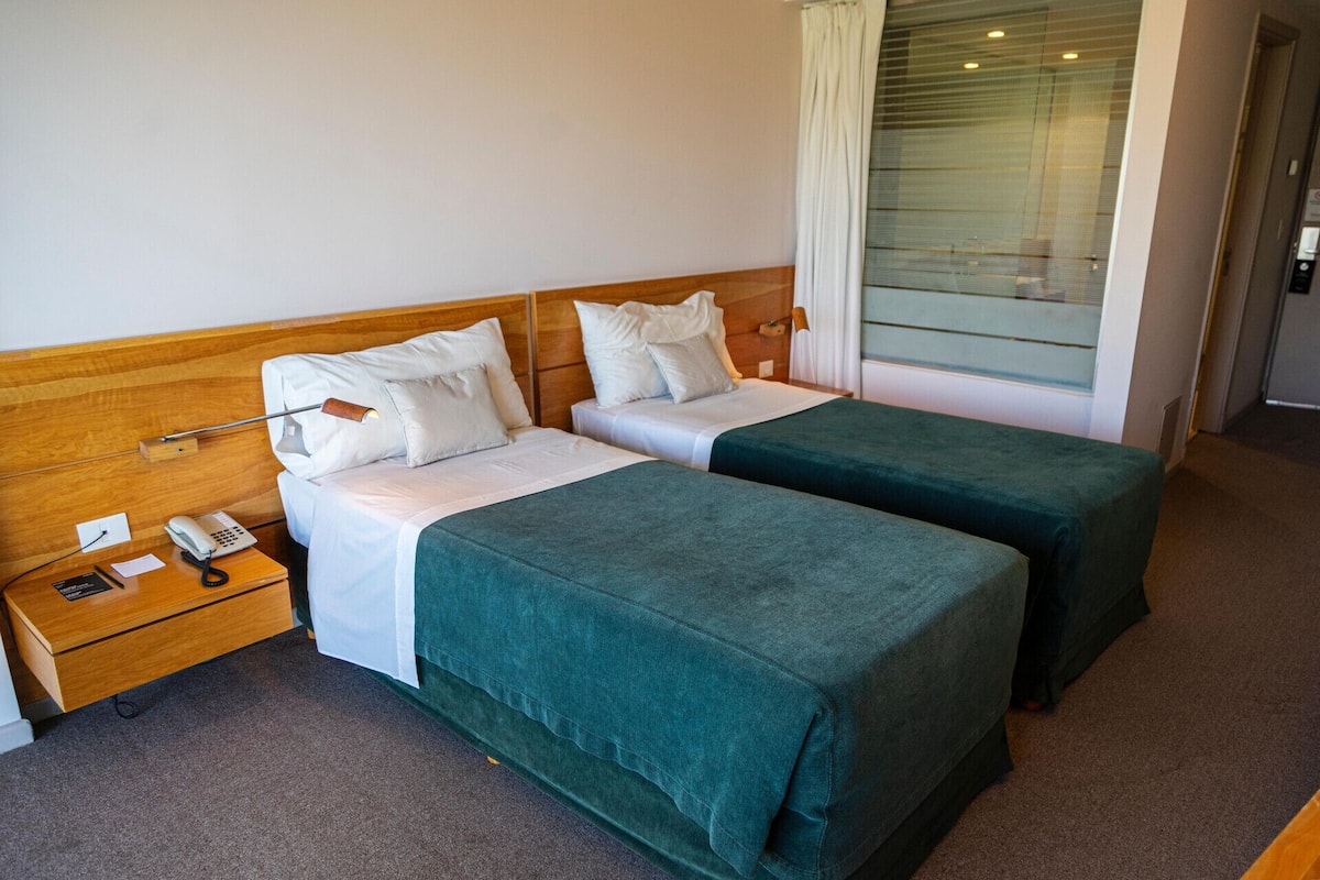 Hochwertige Bettwaren, Daunenbettdecken, Minibar, Zimmersafe