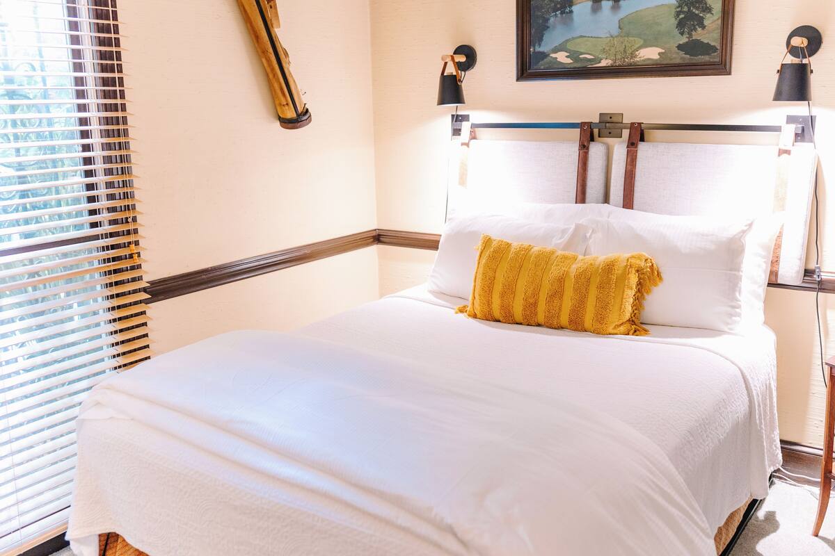 ห้องพัก, ห้องน้ำส่วนตัว (Worthington) | เครื่องนอนระดับพรีเมียม, เตารีด/โต๊ะรีดผ้า, เตียงเสริม/เปล, Wi-Fi ฟรี