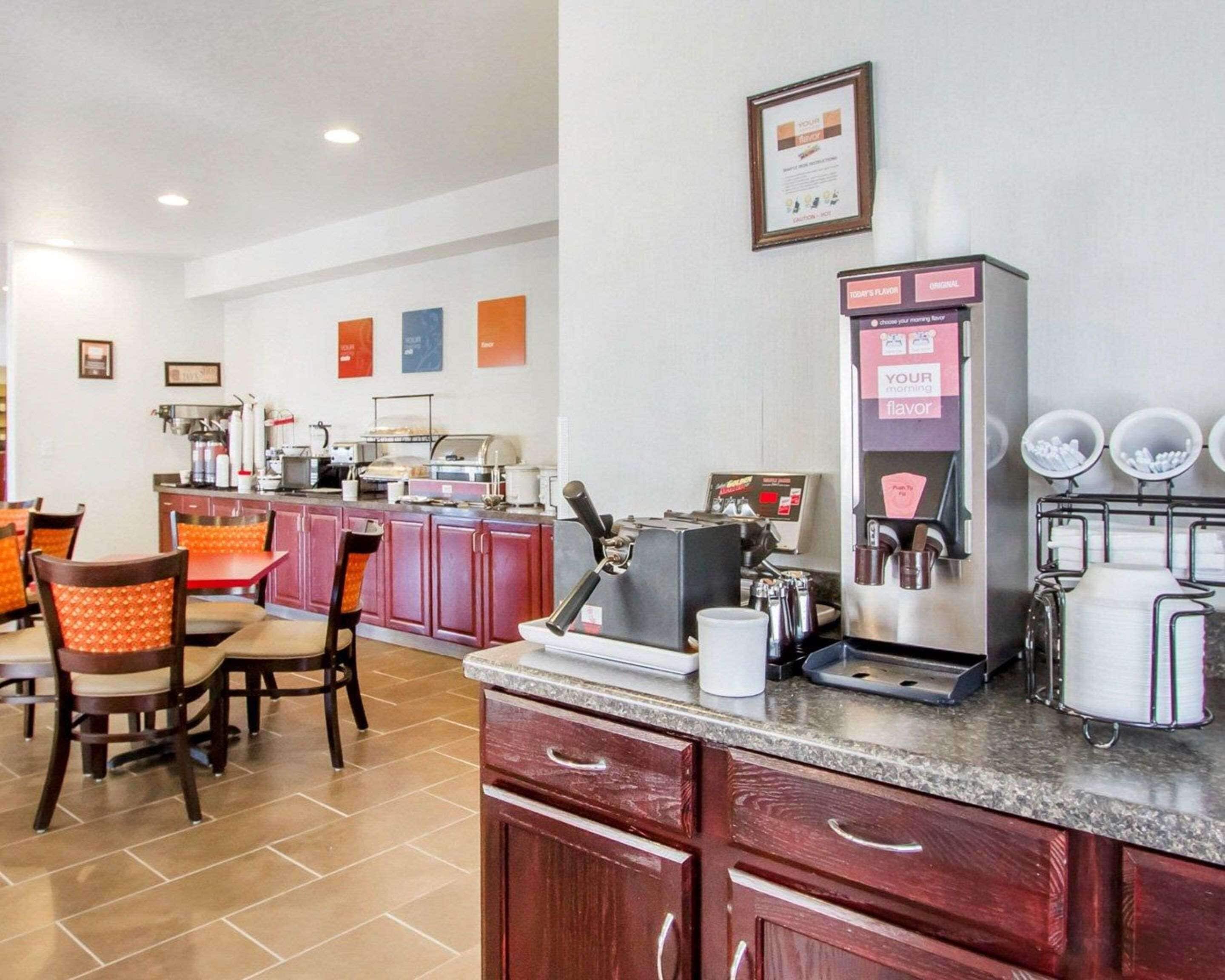 free buffet breakfast