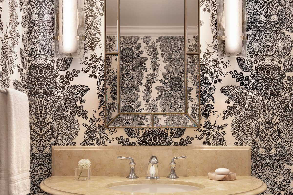 suite, 1 bedroom, non smoking, corner (malibu) | bathroom | designer toiletries, bathrobes, slippers, towels