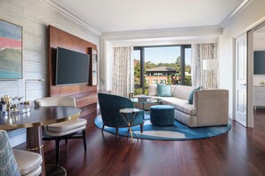 42-inch LCD TV with satellite channels, TV, DVD player - Four Seasons Hotel Los Angeles at Westlake Village (Thousand Oaks)