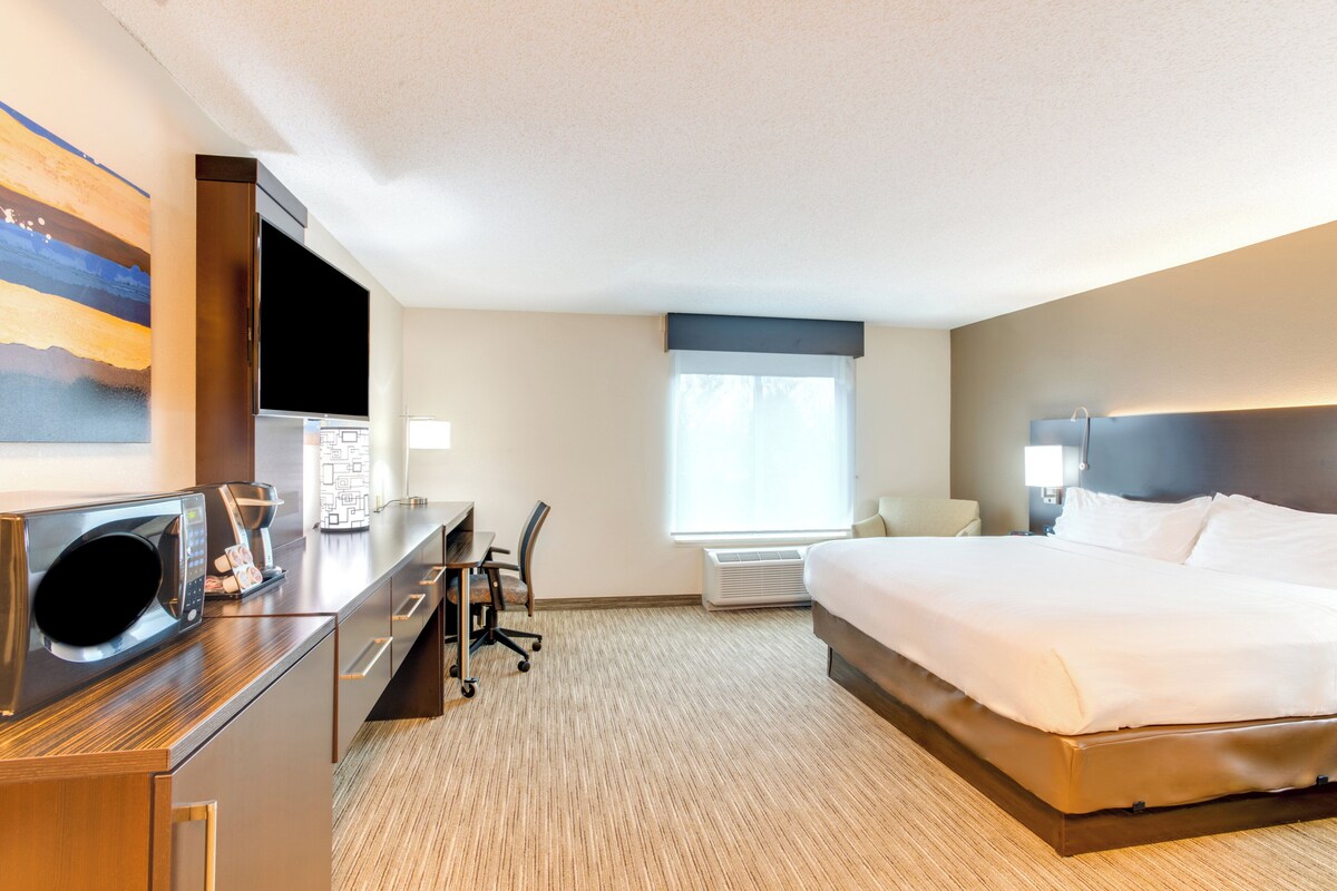 Standard Room, 1 King Bed (LEISURE)