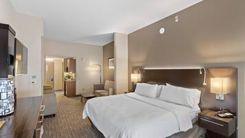 Suite, 1 King Bed (Whirlpool) | In-room safe, individually furnished, desk, laptop workspace