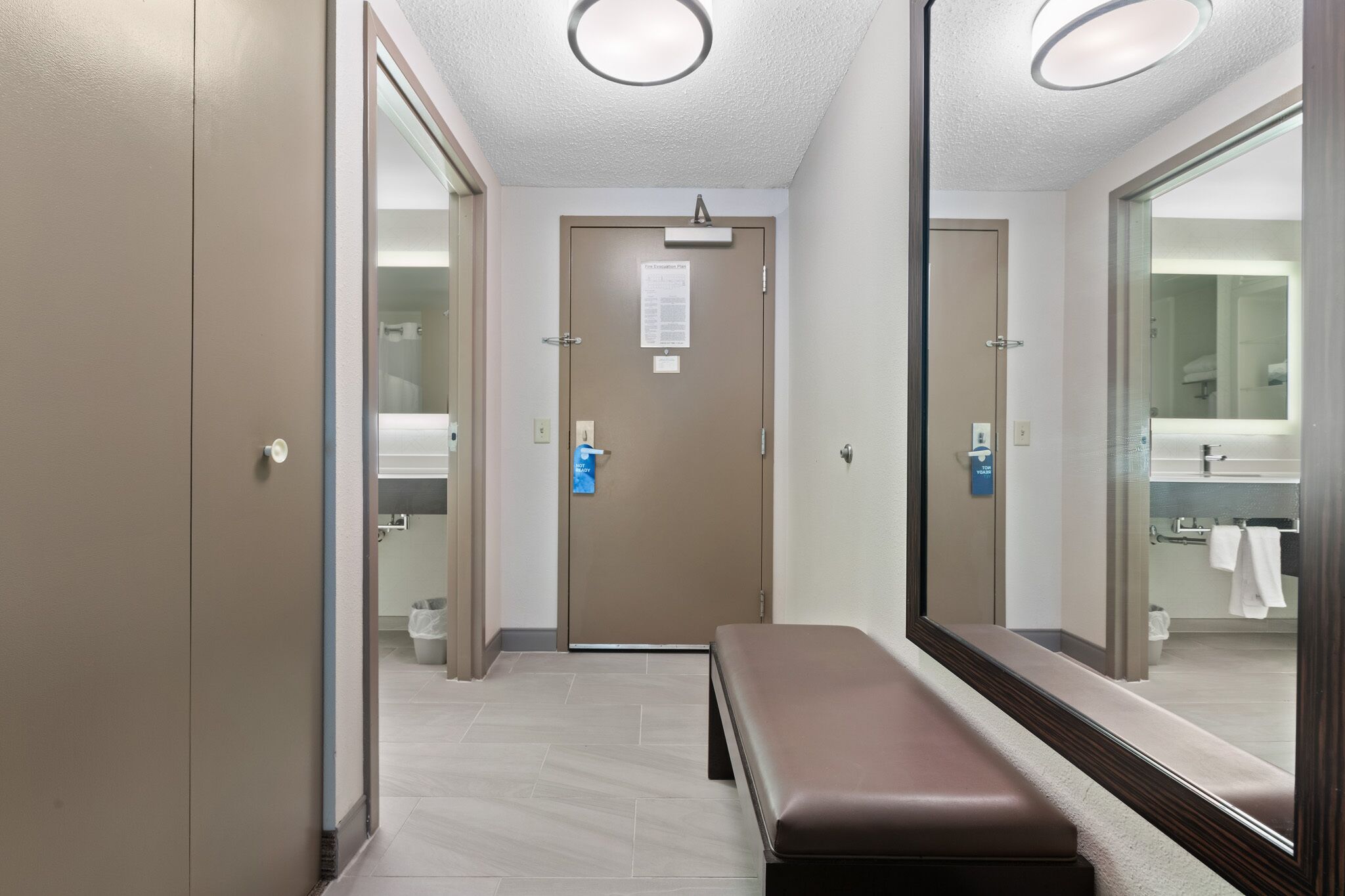 standard room, accessible (mobility) | bathroom | combined shower/bathtub, free toiletries, hair dryer, towels