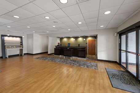 Hampton Inn Nanuet - Image 30
