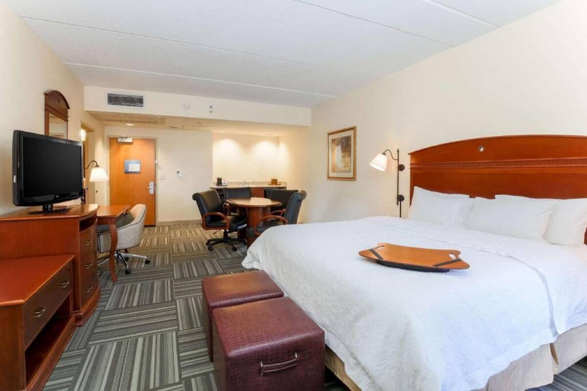 Premium bedding, pillowtop beds, in-room safe, desk