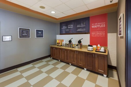 Hampton Inn Nanuet - Image 39